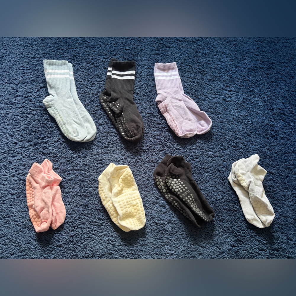 Women's Mixed Pastel Non-Slip Crew Socks - Yoga/Pilates/Athletic - NWOT
